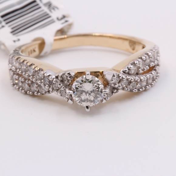 Jewelry - 1/2 Carat Round Diamond Gold Engagement Ring NEW